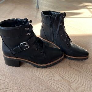 Brand new Naturalizer heeled lug sole waterproof boots boots size 9